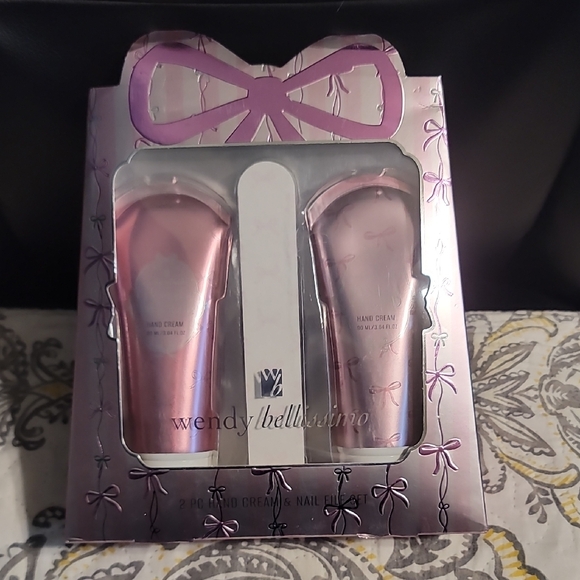 Wendy Bellissimo Other - Wendy Bellissimo Pink Hand Cream and Nail File Gift Set